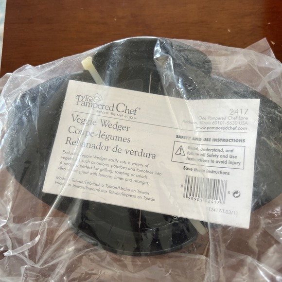 Pampered Chef Other - The Pampered Chef Veggie Wedger Fruit Vegetable Cutter Slicer #2417 New Sealed